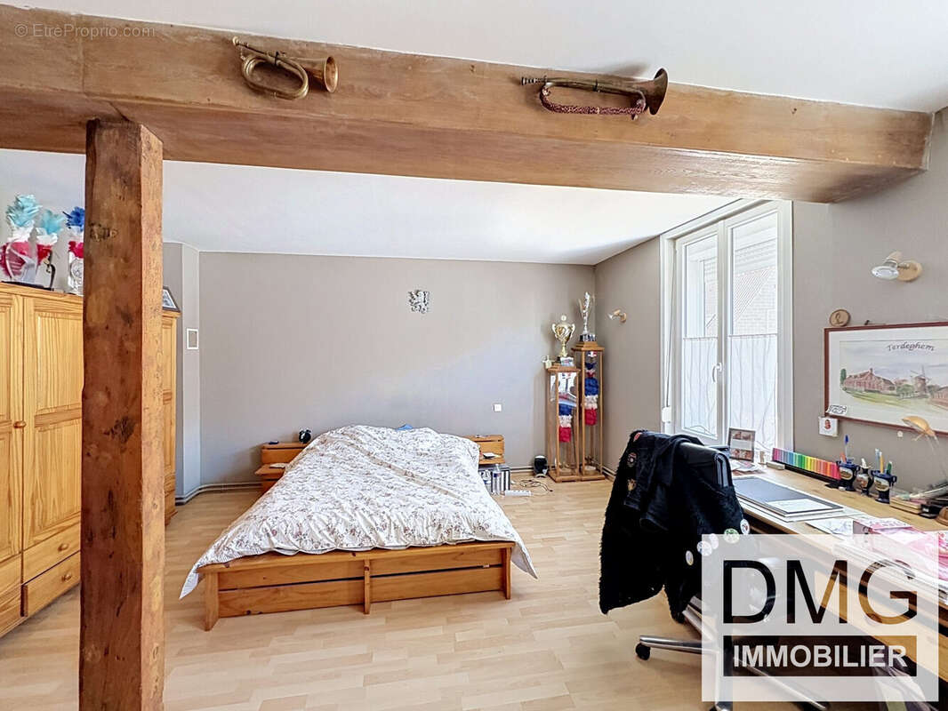 Maison 211 m² à Saint-Sylvestre-Cappel  - photo 9