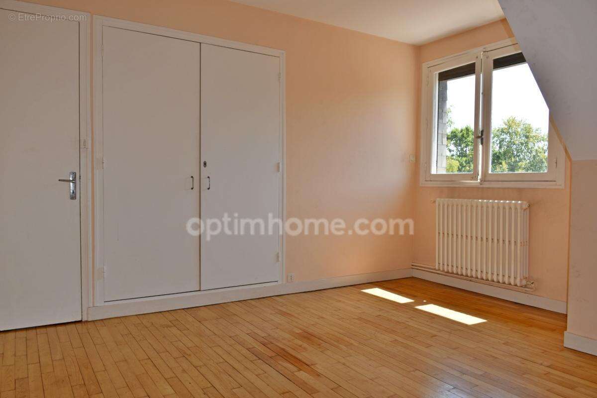 MISSIRIAC – Maison familiale 4 chambres, sous-sol complet et hangar - photo 8