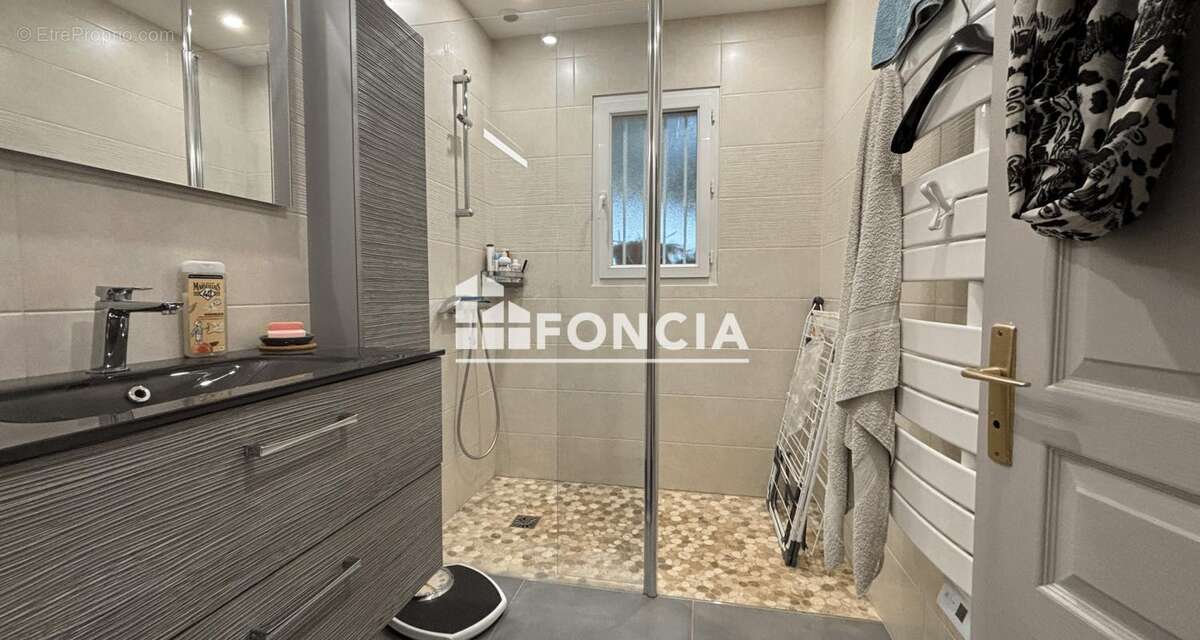 Maison à NAZELLES-NEGRON