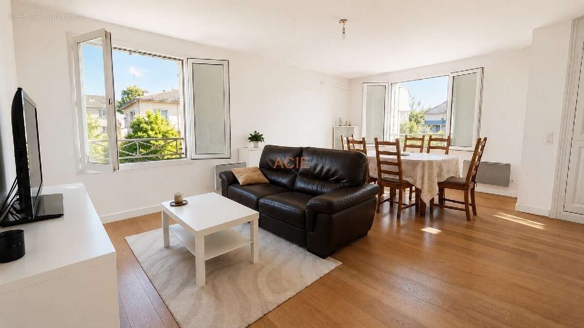 Appartement à LOUVRES