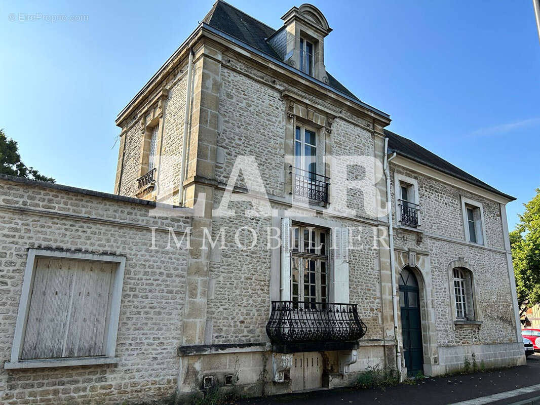 Maison bourgeoise  en centre ville d'Argentan ref T14654 - photo 2