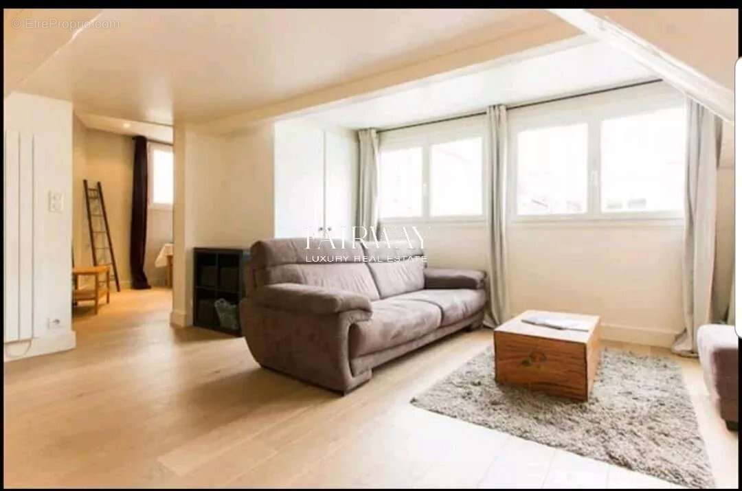 Appartement à PARIS-16E
