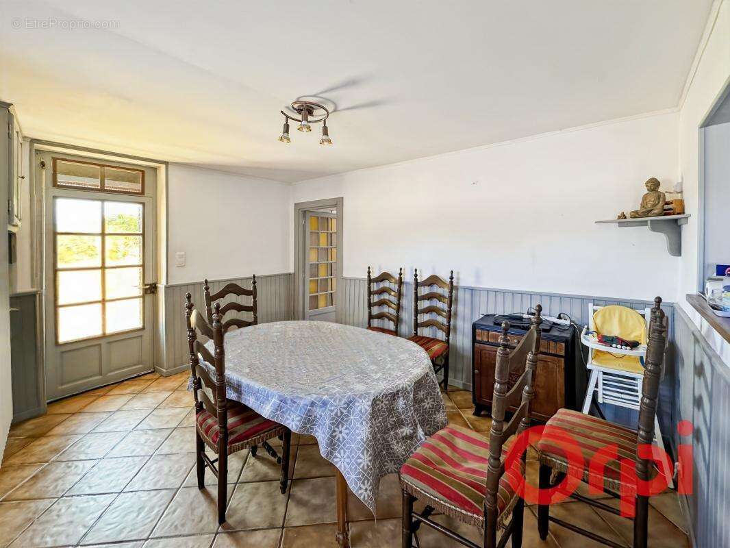 Maison à AINAY-LE-VIEIL