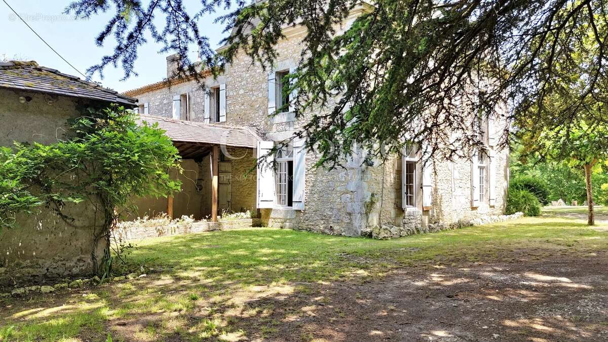 Maison à GENSAC