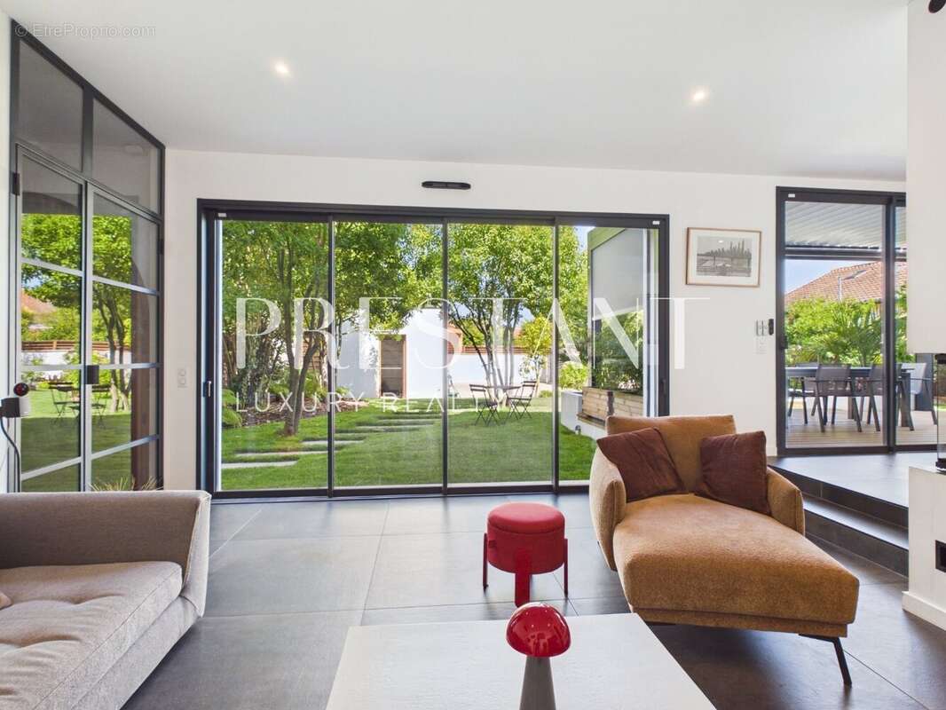 Villa contemporaine en état neuf  Anglet, proche forêt de Chiberta - photo 5