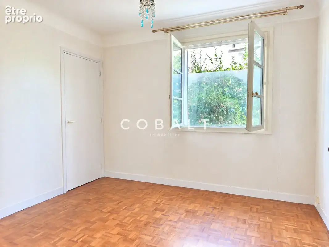 RARE AU CHESNAY : Appartement familial de 84 m2 au calme absolu, à deux pas de Versailles - photo 3