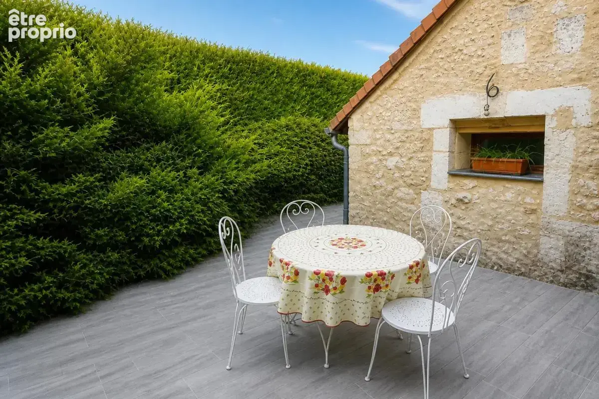 Maison de 10 pièces de 240 m² à Mayet - photo 4