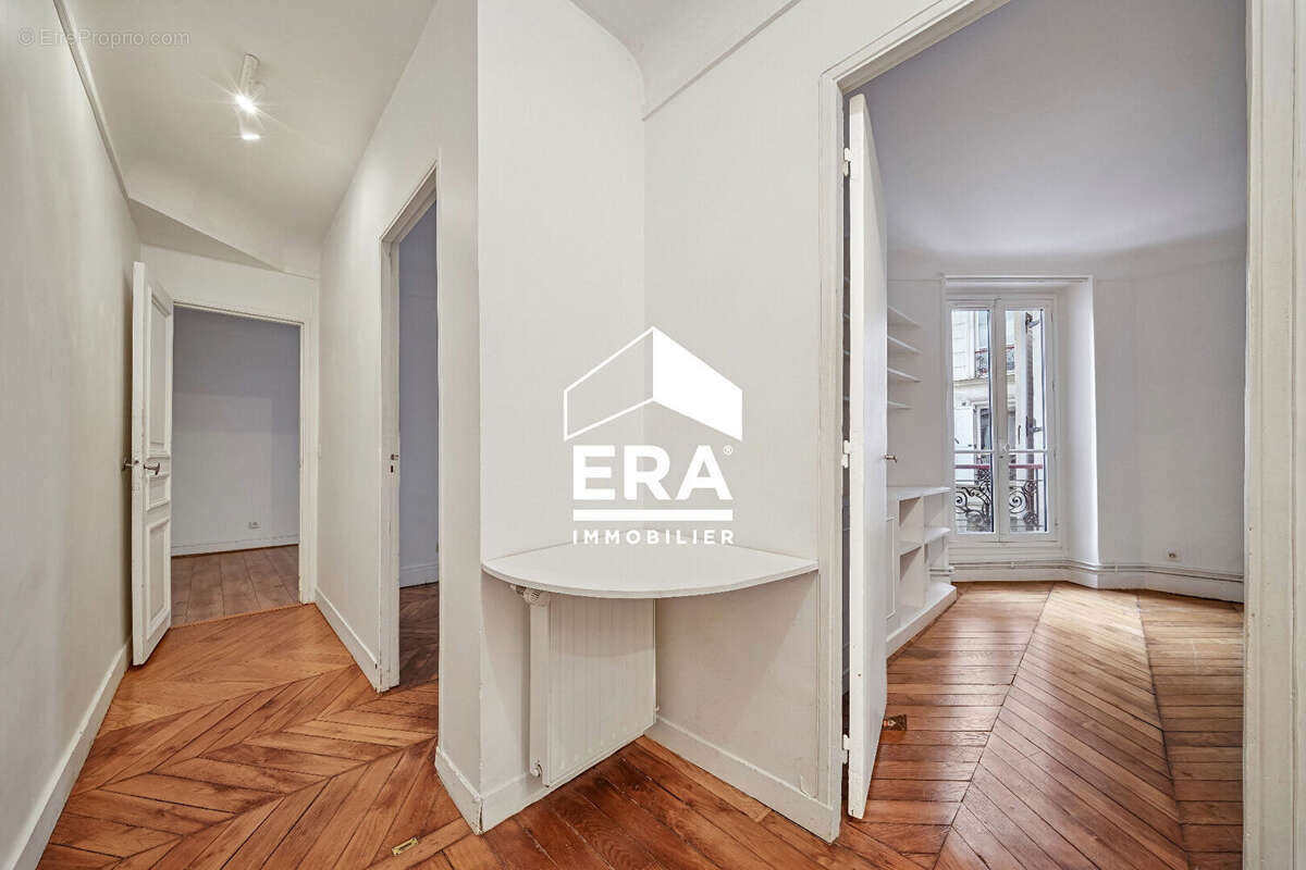 Appartement à PARIS-17E