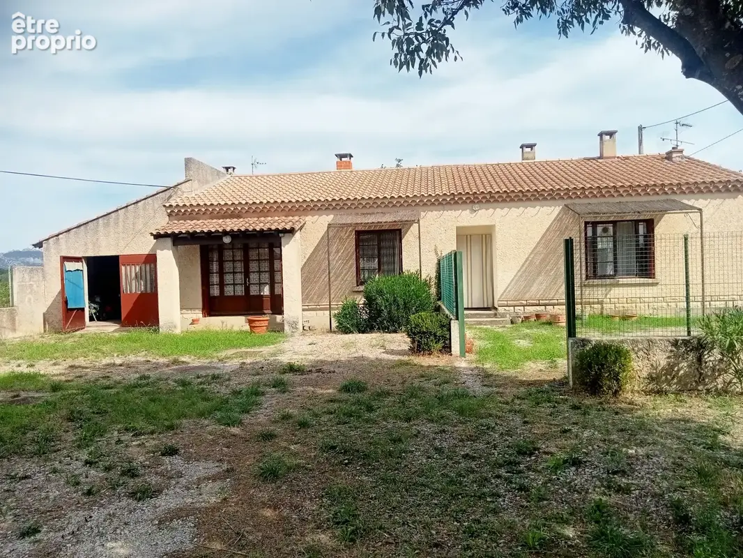 Villa avec 2 logements plus nombreuses dépendances et garages - photo 6