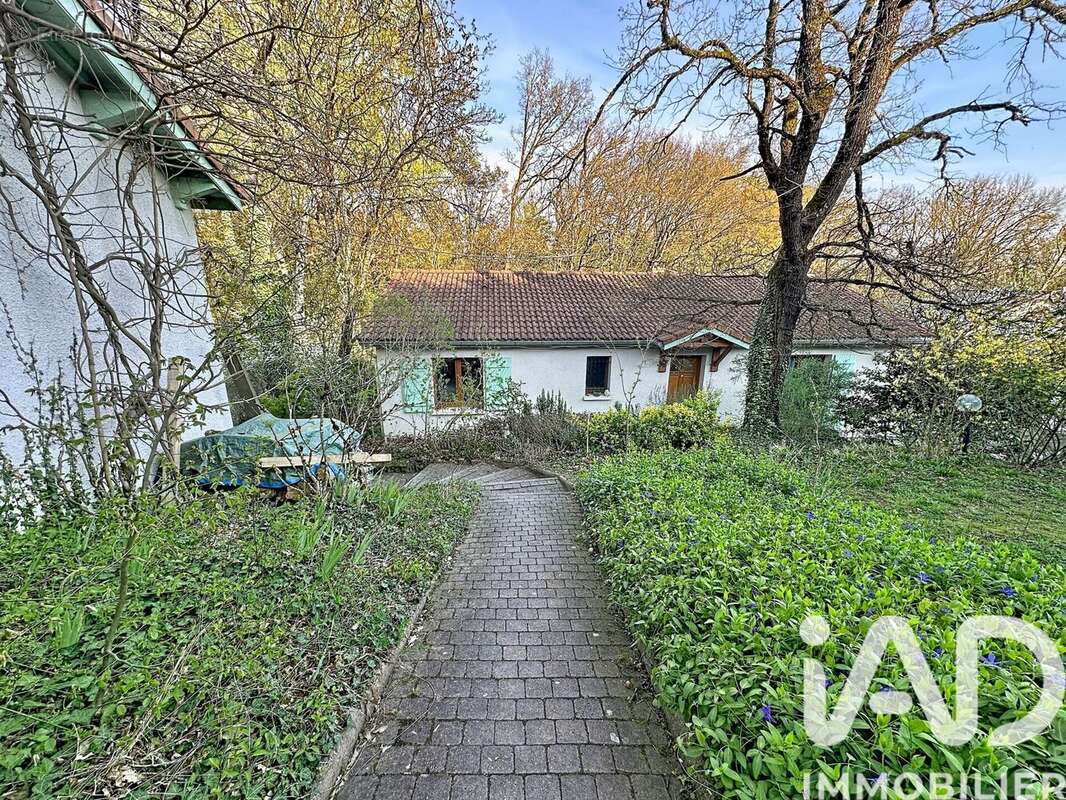 Photo 2 - Maison à LA TOUR-DE-SALVAGNY