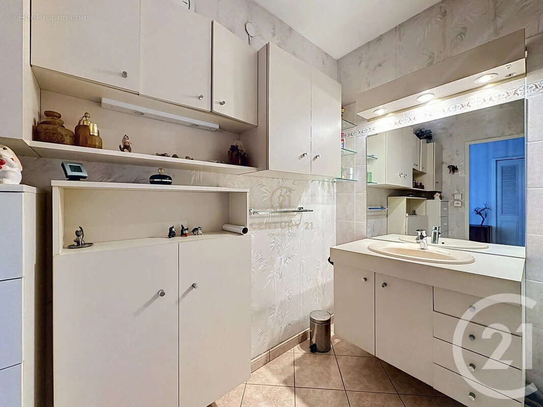 Appartement à LYON-8E
