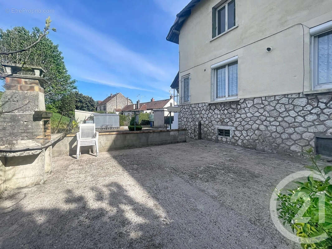 Maison à MONTEREAU-FAULT-YONNE