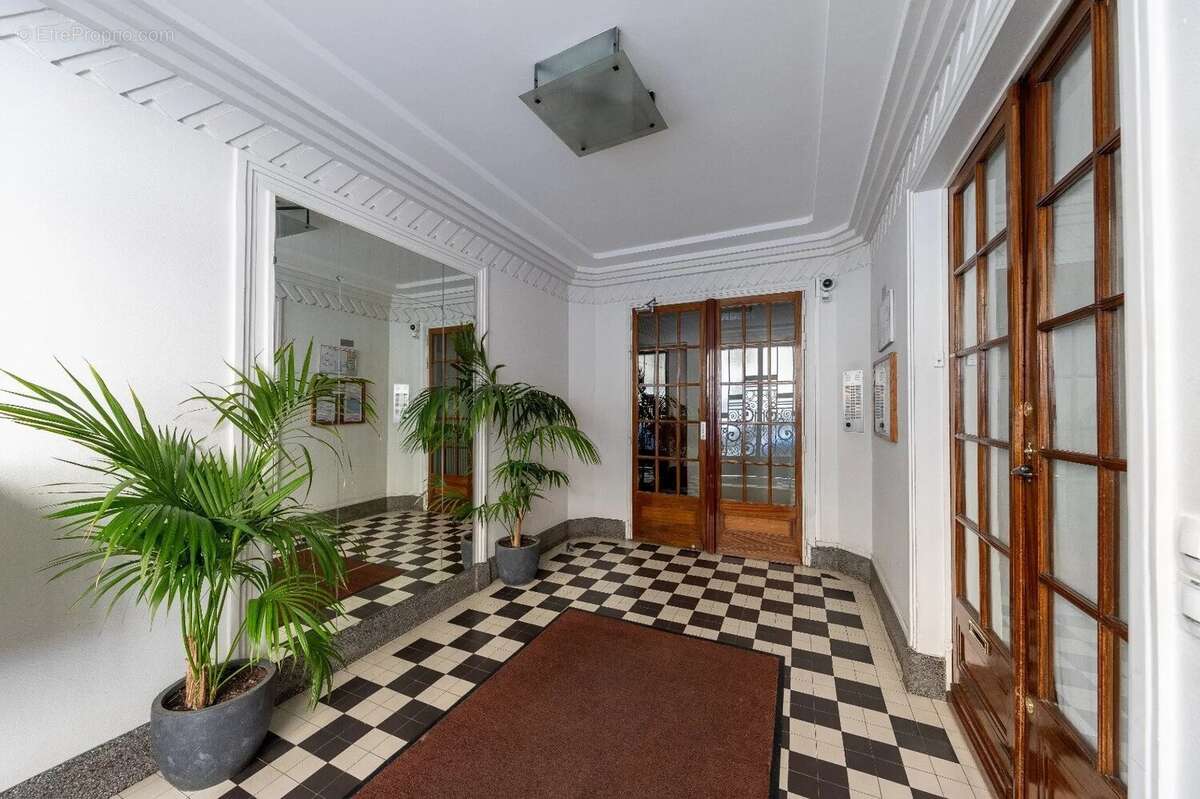 Appartement à PARIS-15E
