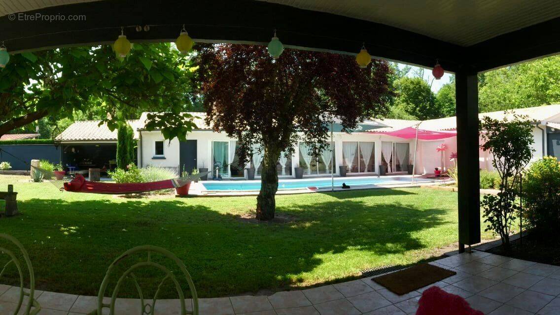 Photo 1 - Maison à SAINT-MORILLON