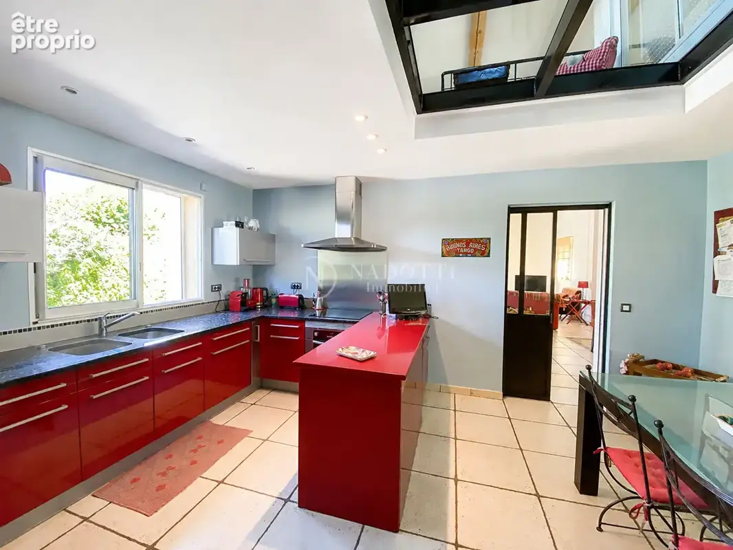 Maison  d'architecte avec piscine et dépendance. - photo 8