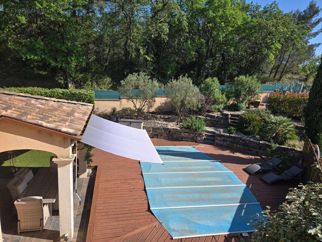 Villa avec piscine, dans un cadre résidentiel prisé - photo 12