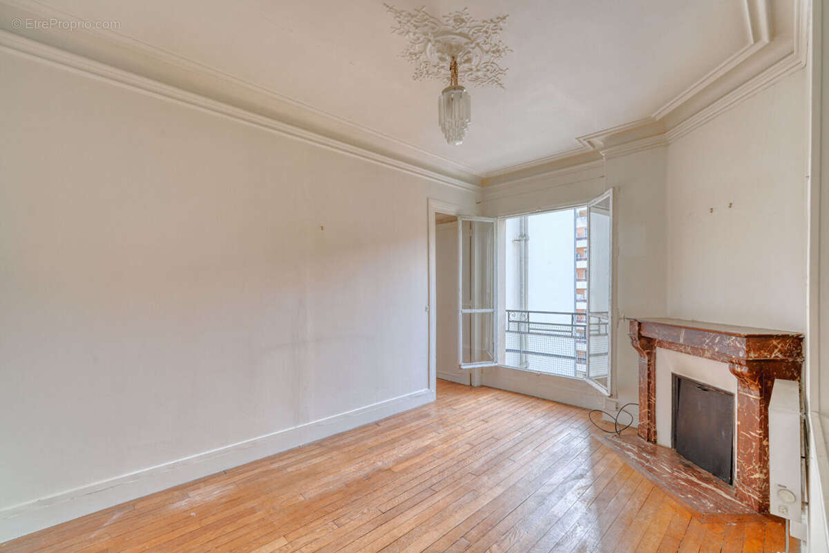 Appartement à PARIS-14E