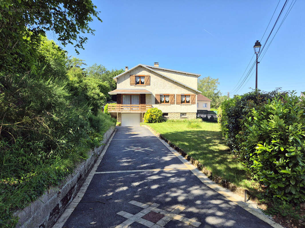 Maison à ELANCOURT
