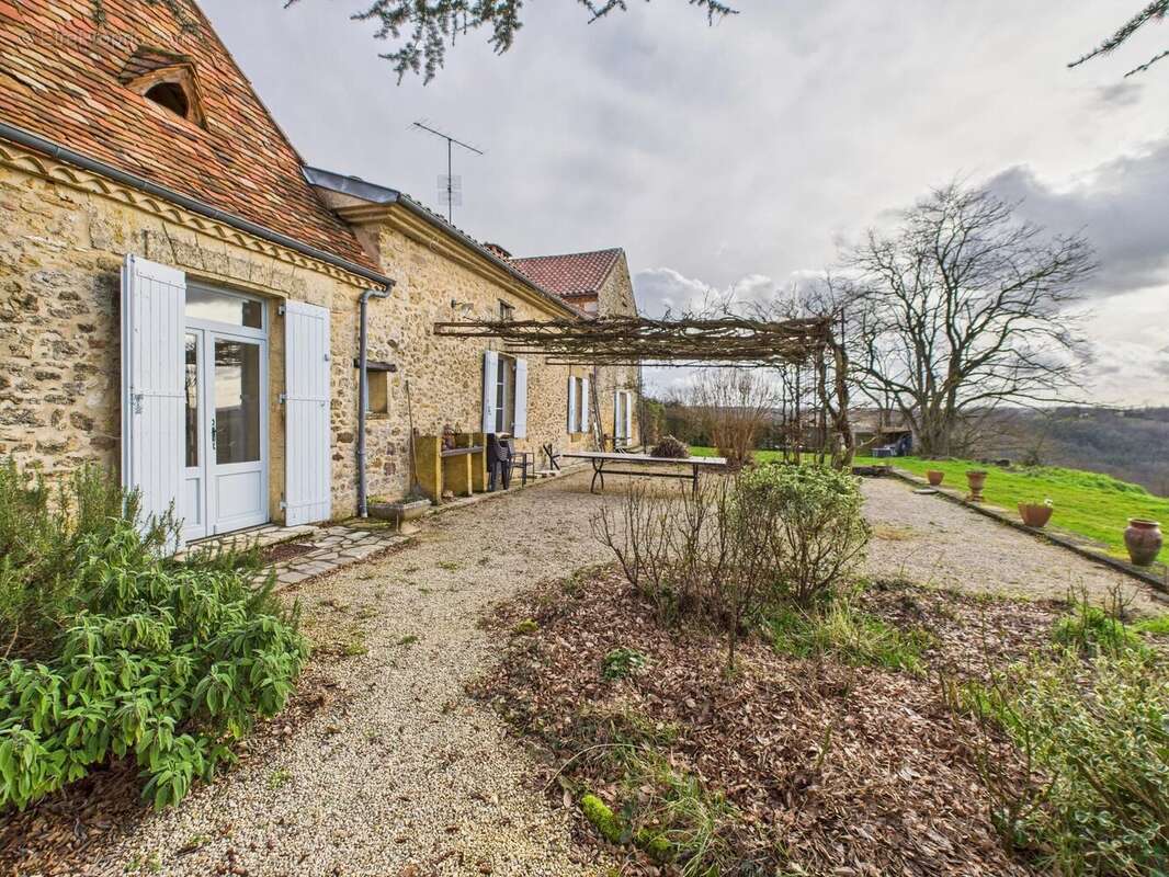 Maison à SALLES-DE-BELVES