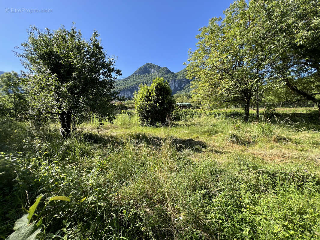 Terrain à ROVON