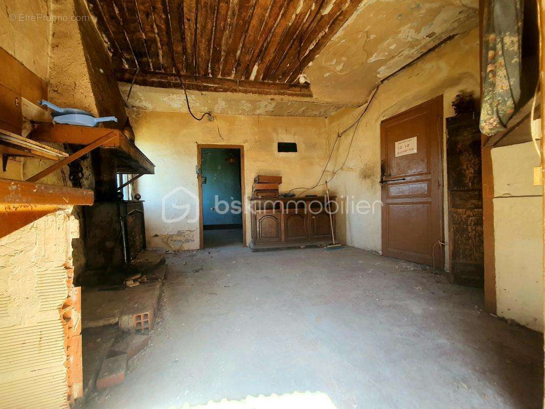 Maison à LATOUR-DE-FRANCE