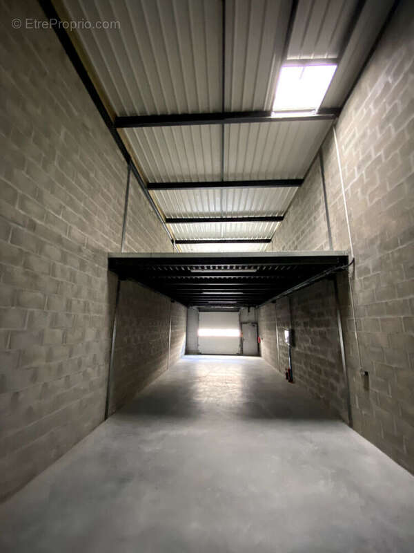 Commerce à BASSE-GOULAINE