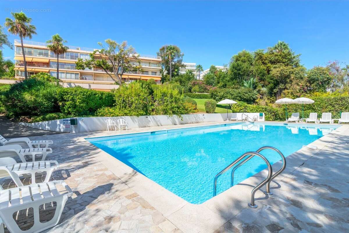 Appartement à VALLAURIS