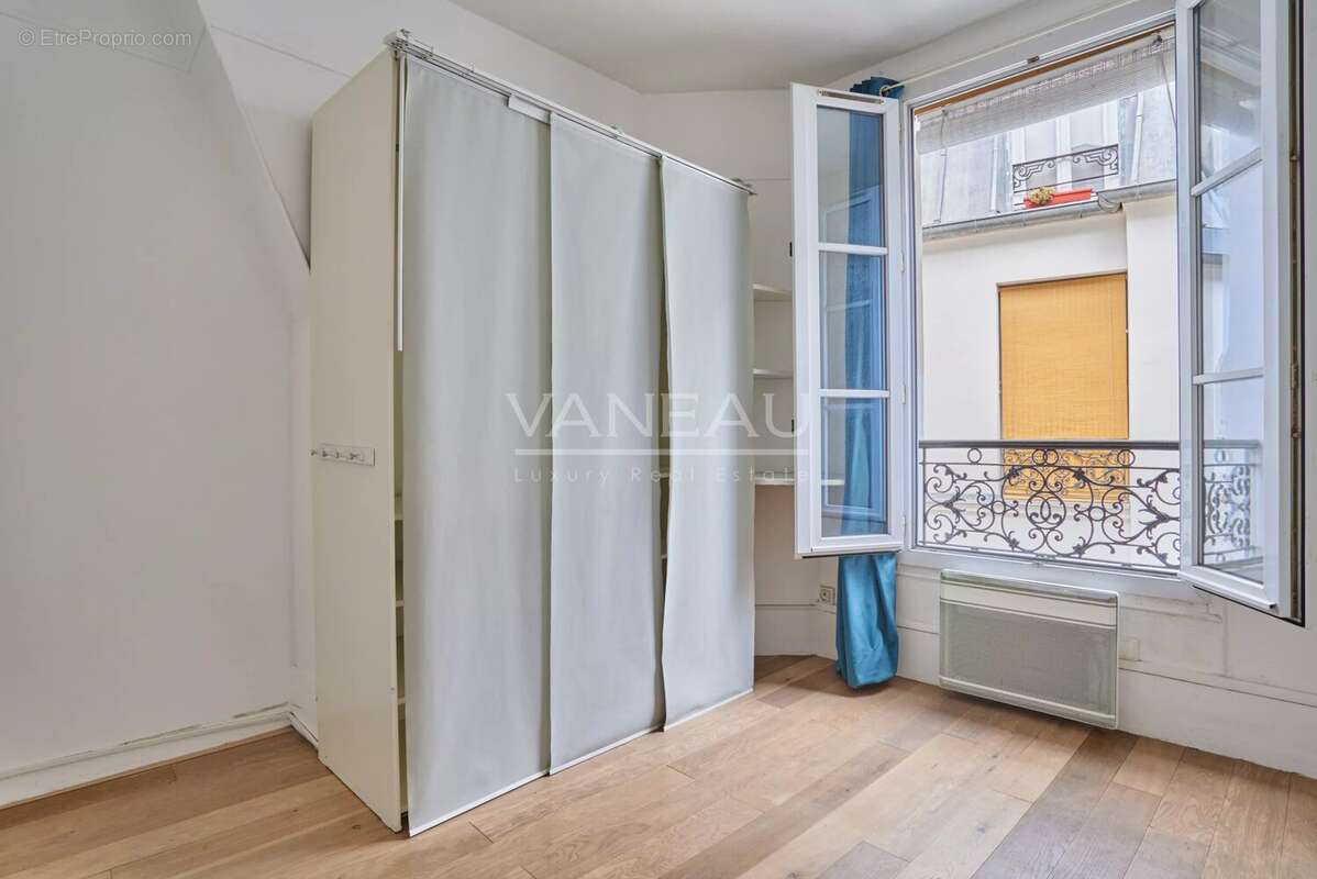 Appartement à PARIS-11E