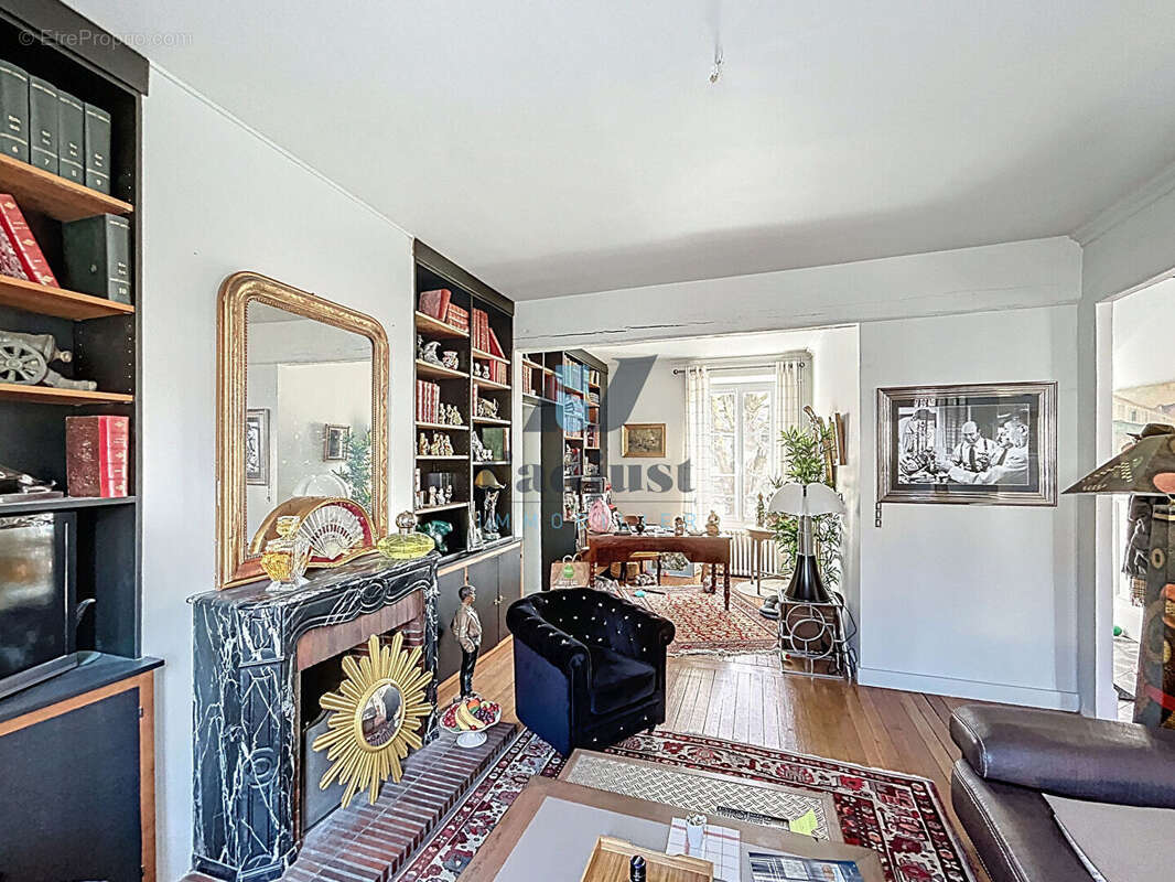 Maison à SAINT-PIERRE-LES-NEMOURS