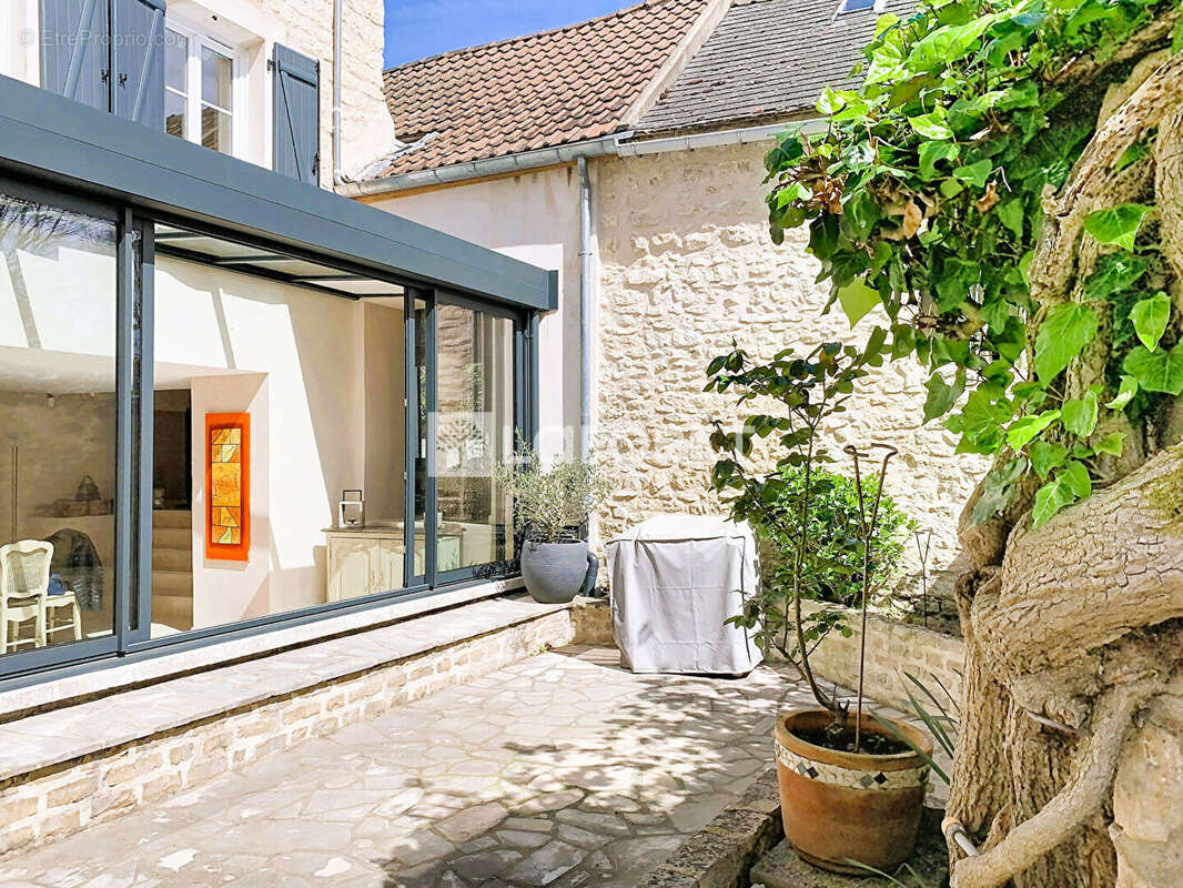 Maison de 8 pièce(s) 189 m²  "Toutes commodités à pied" - photo 6