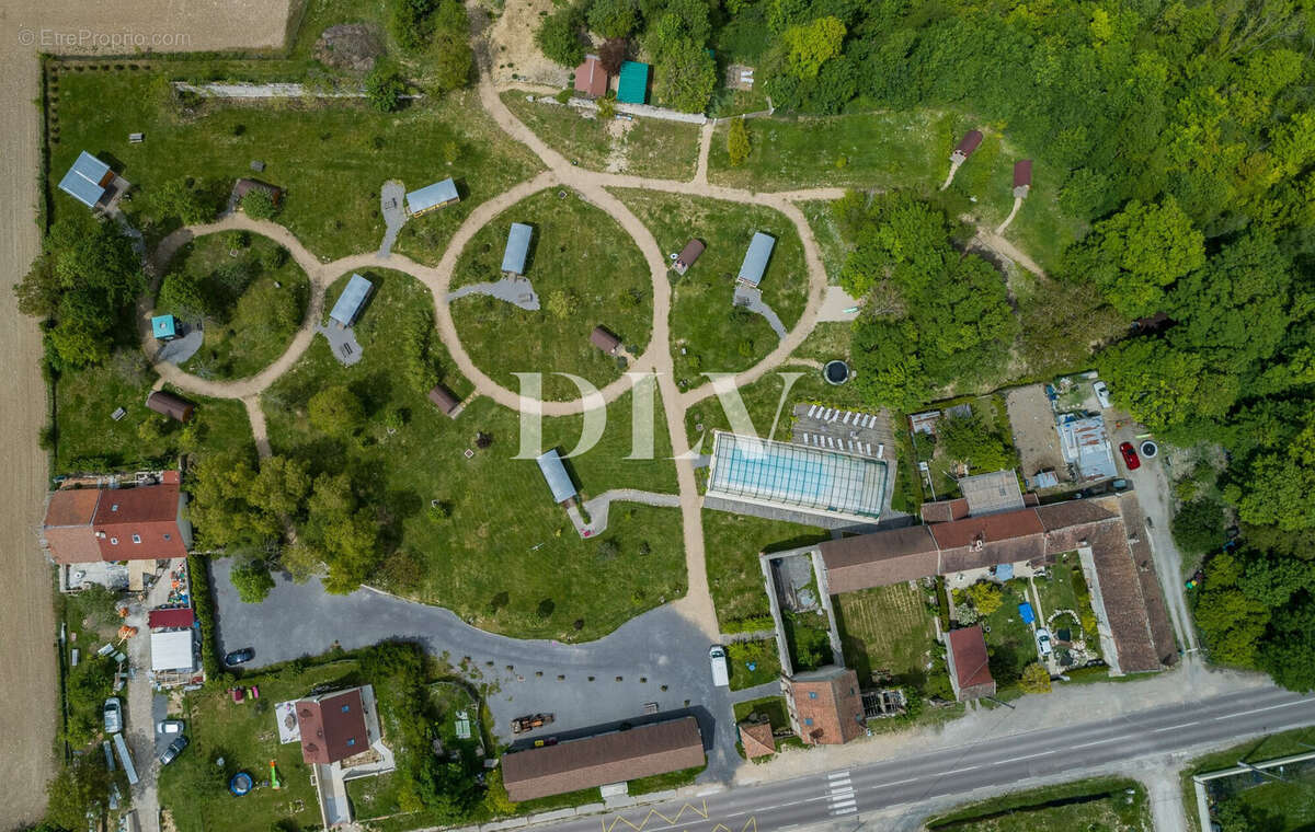 Terrain à MONTEREAU-FAULT-YONNE