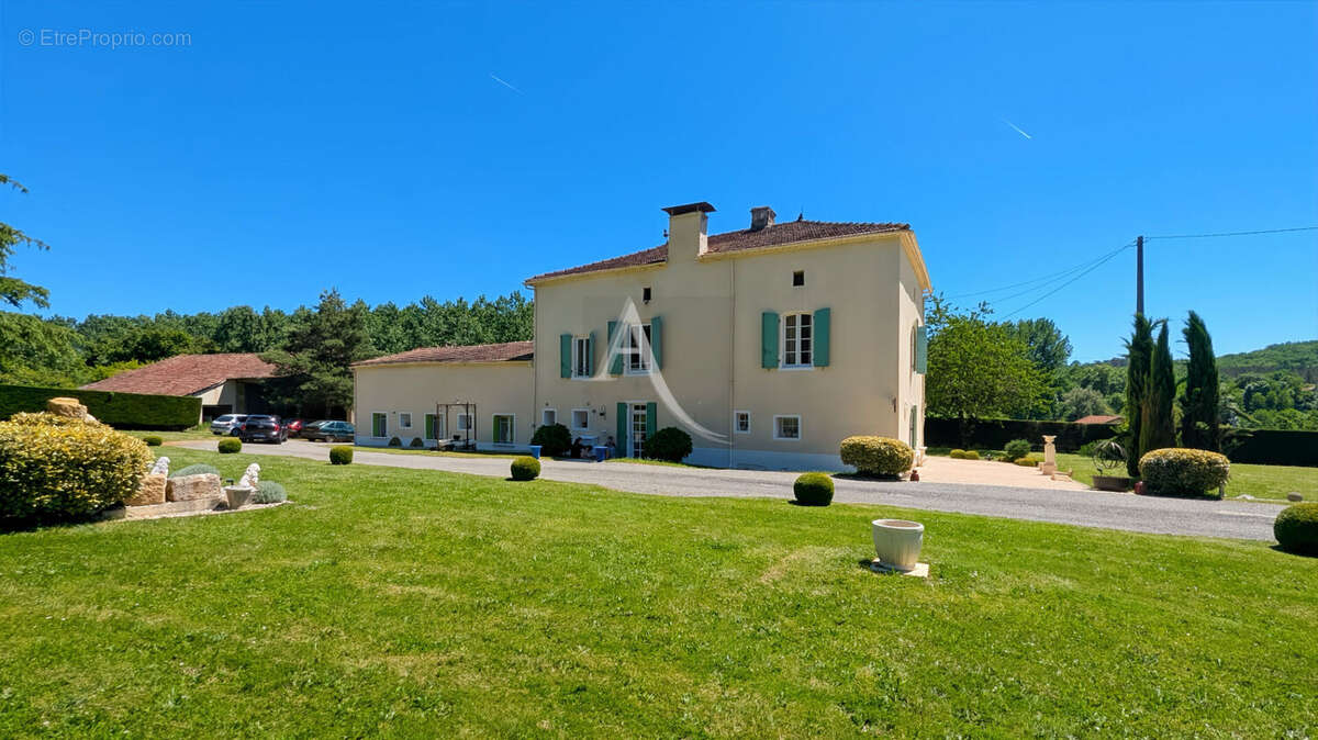 Maison à BLANQUEFORT-SUR-BRIOLANCE