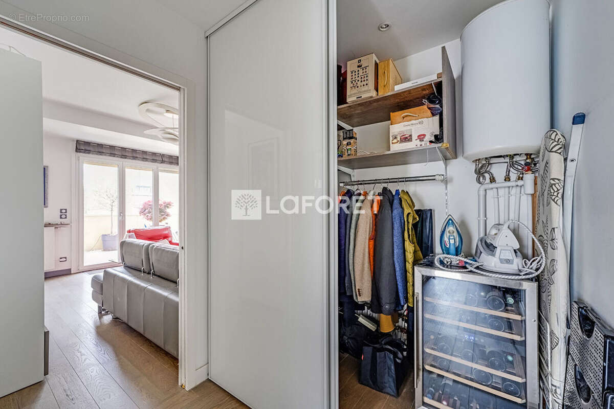 Appartement à PARIS-14E