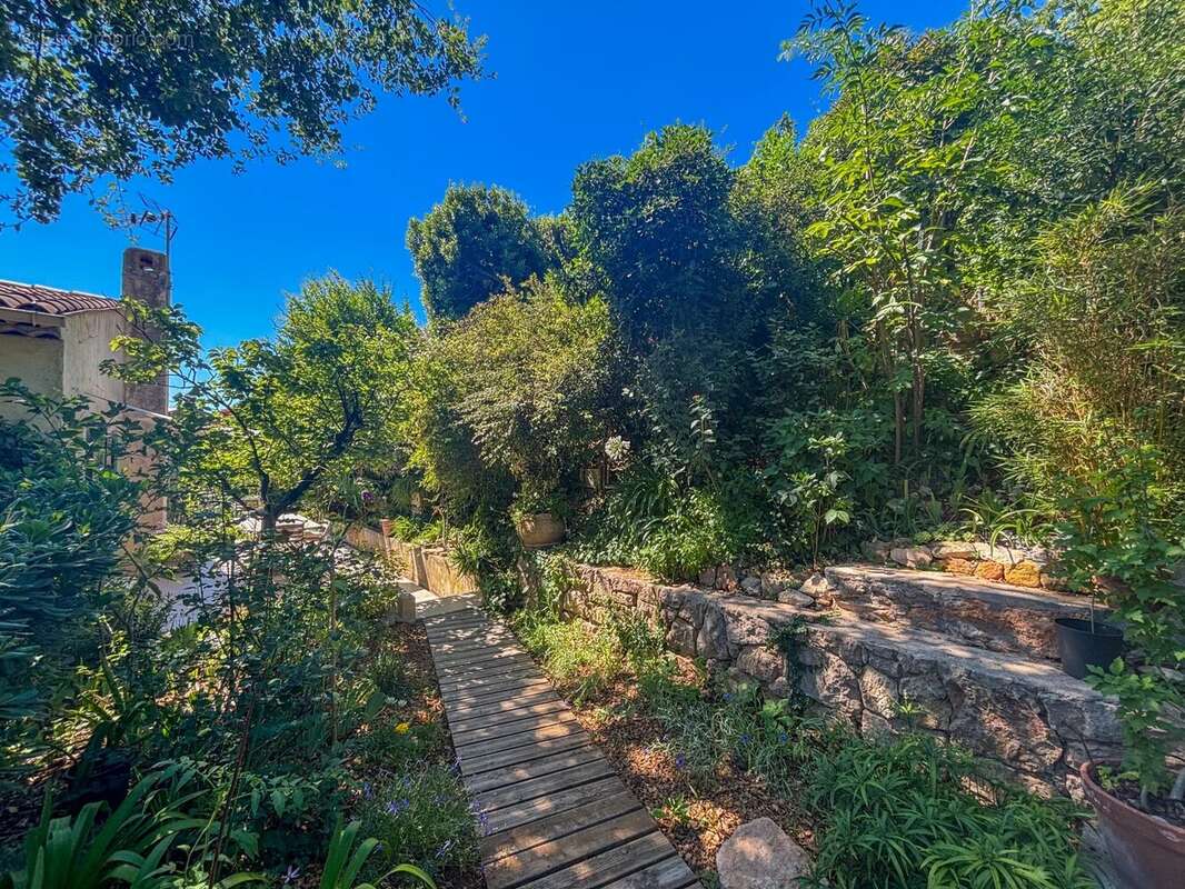 NICE-LANTERNE: Maison 4-5 pièces avec jardin - photo 7