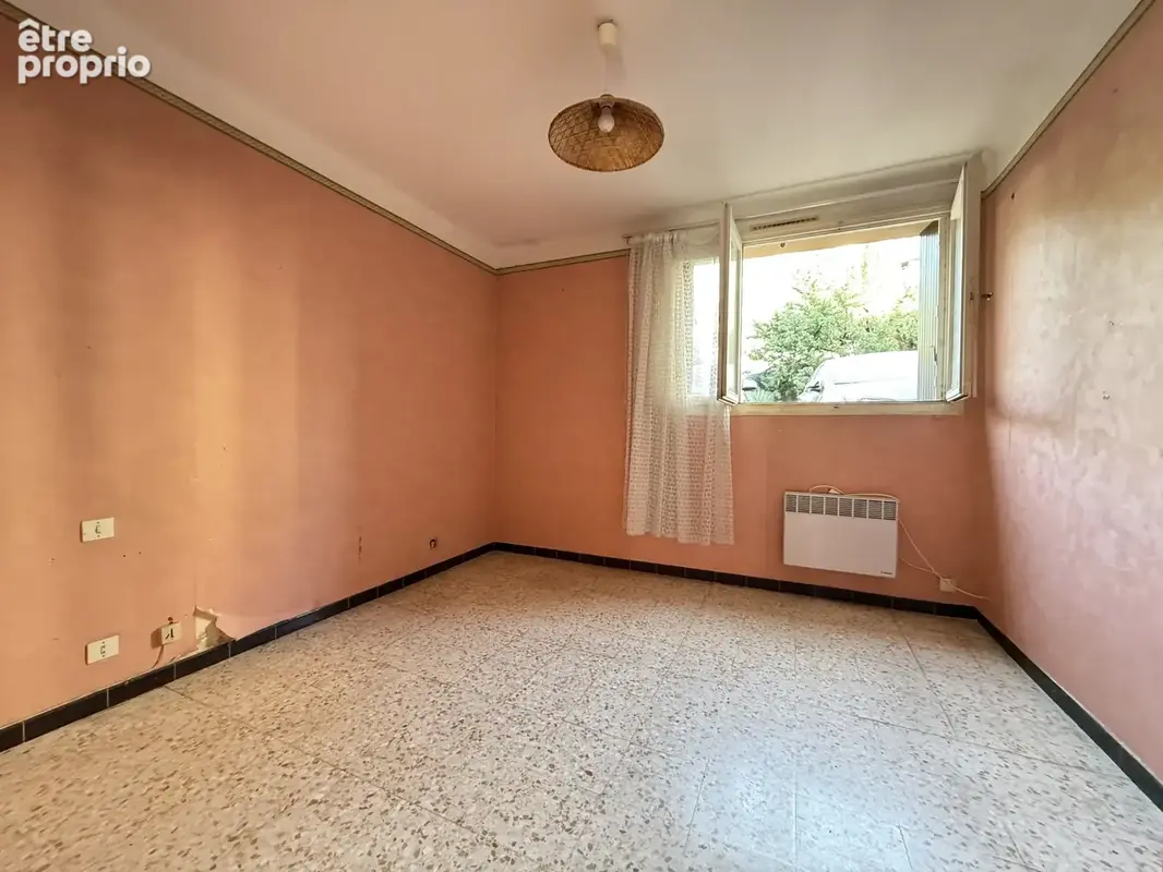 Exclusivité   résidence le brasilia  un f2 avec terrasse et beau potentiel - photo 4