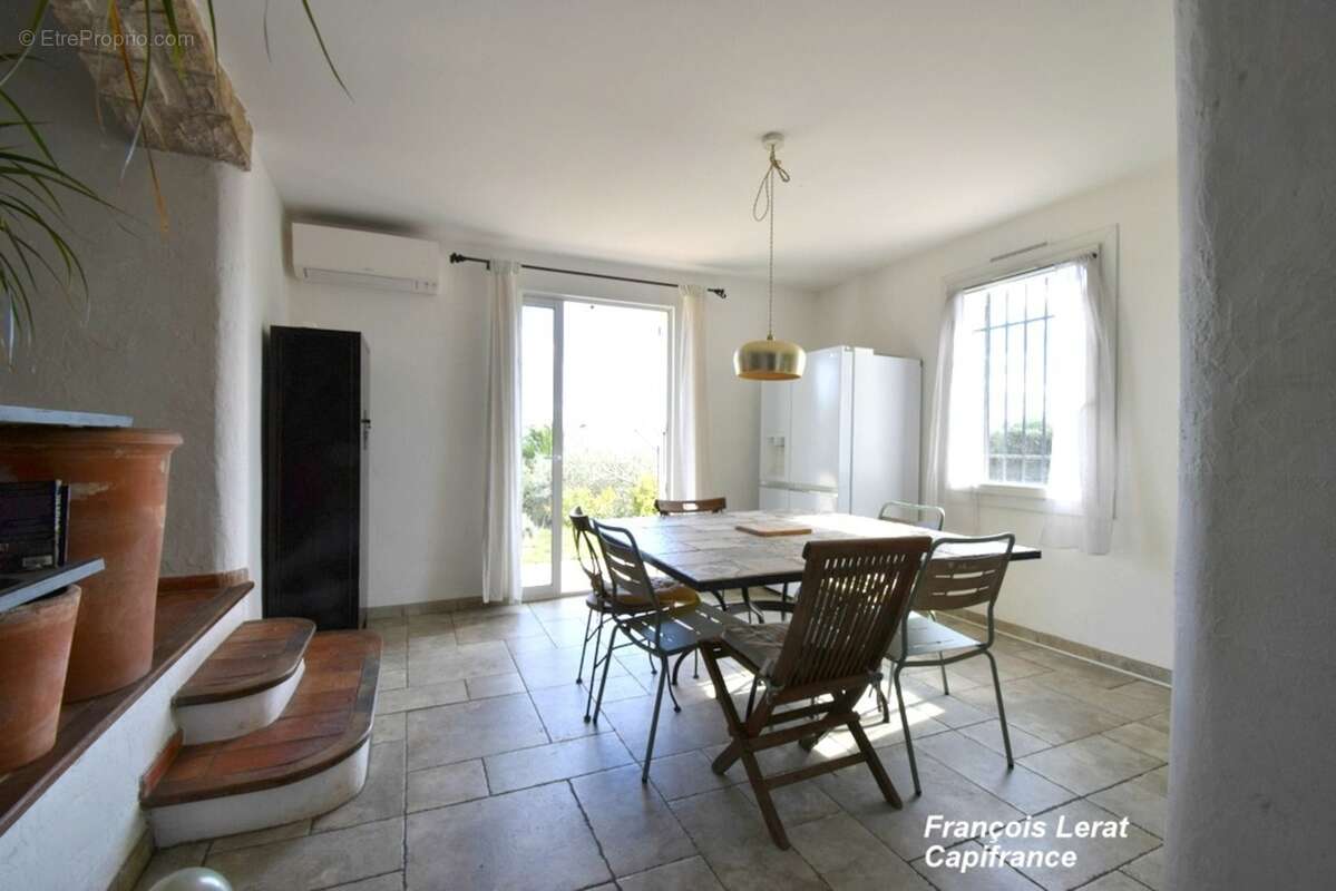 Maison à vendre 7 pièces MANOSQUE (04) - Quartier La Rochette - 169 m² habitable - 4 chambres - Piscine - Garage - 647 000 € hon - photo 9