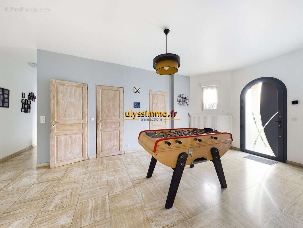 salle de jeux - Maison à MARCELCAVE
