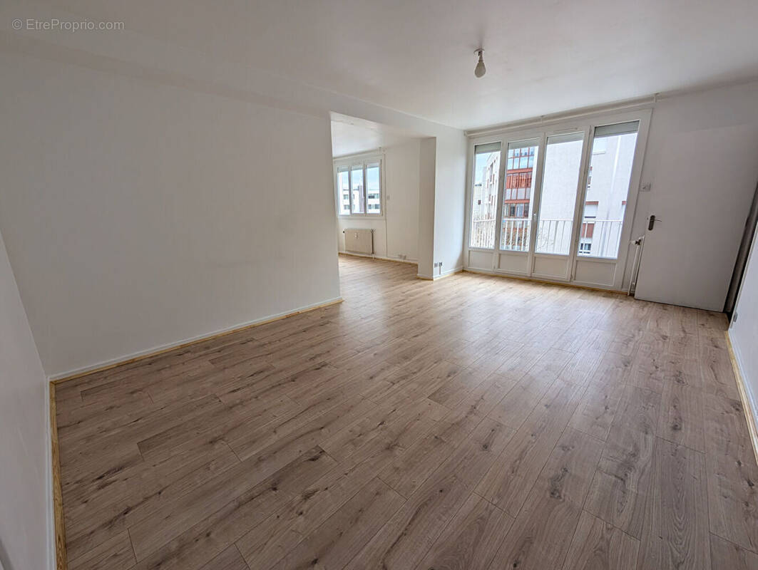 Appartement à SAINT-PRIEST