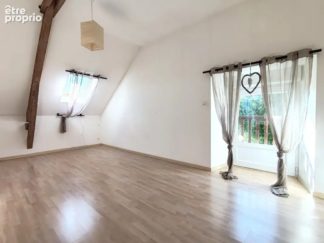 Corps de ferme 220 m2 et dépendances - photo 8