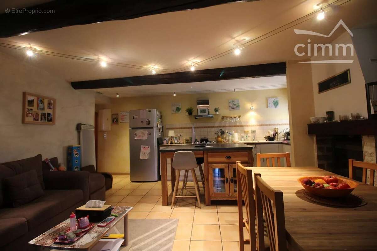 A vendre une maison de 150m² habitables avec un un jardin et une source - photo 11