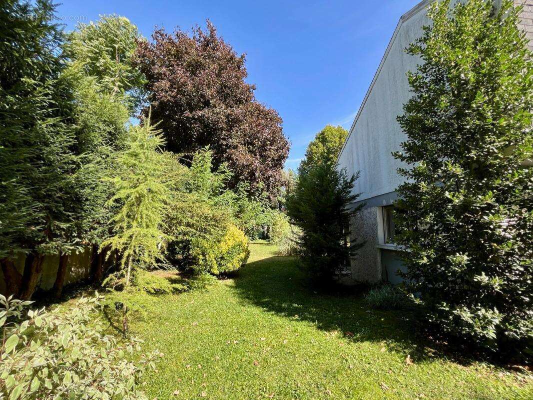 Magnifique Villa d'architecte avec jardin et garage, au centre-ville - photo 11