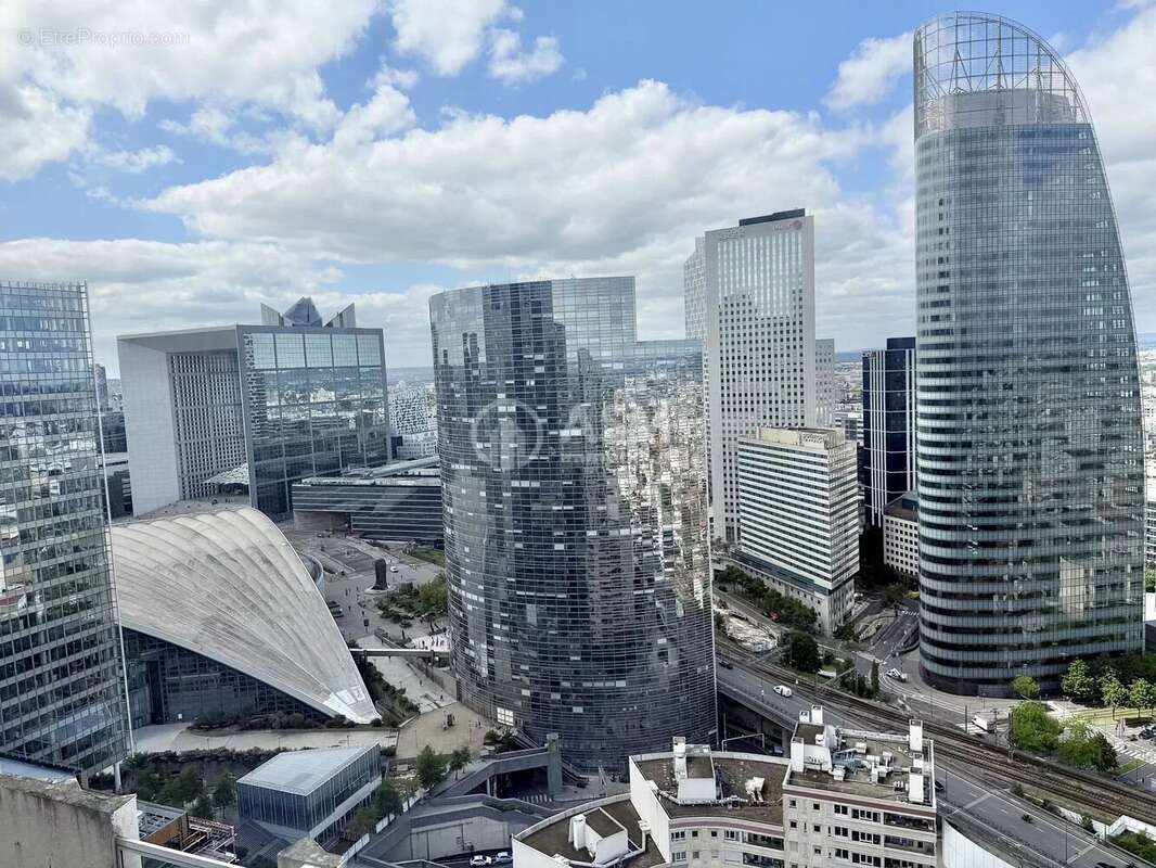 Appartement à COURBEVOIE
