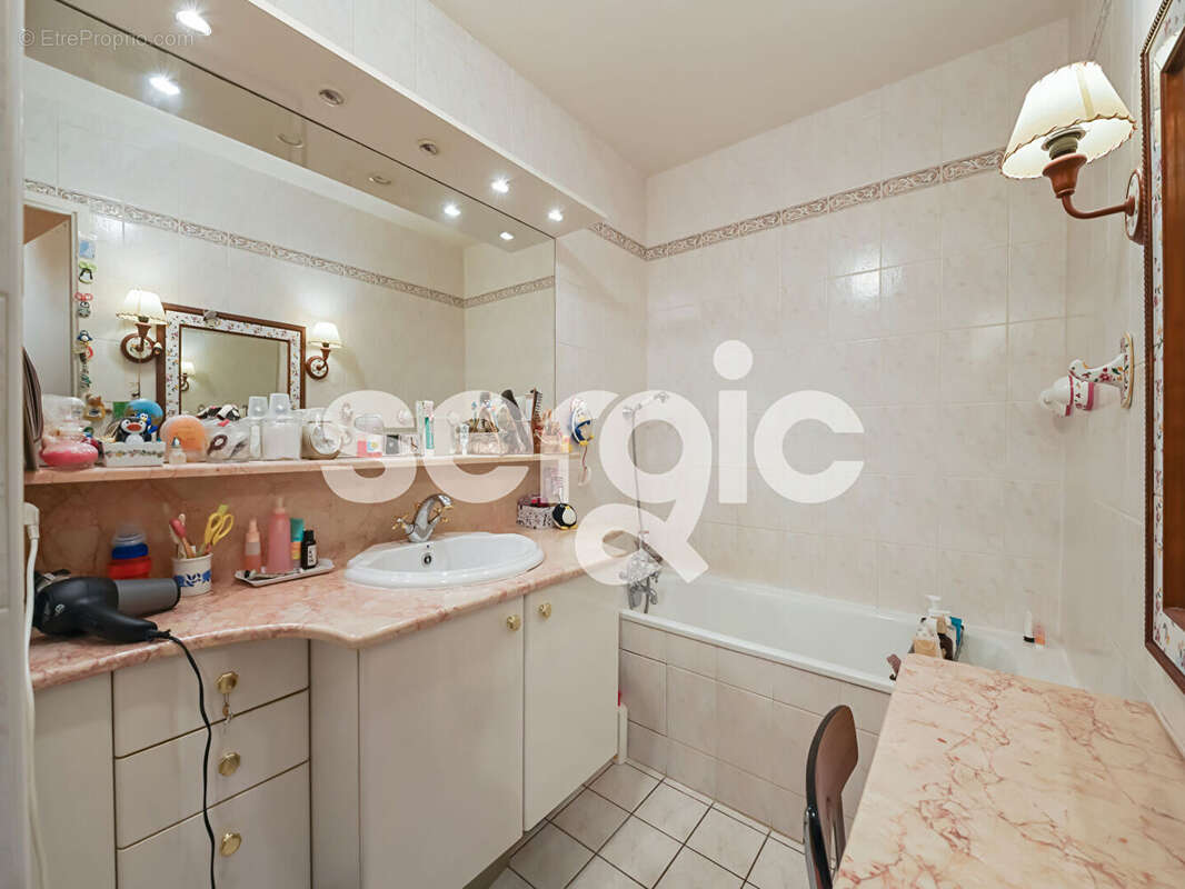 Appartement à NANTERRE