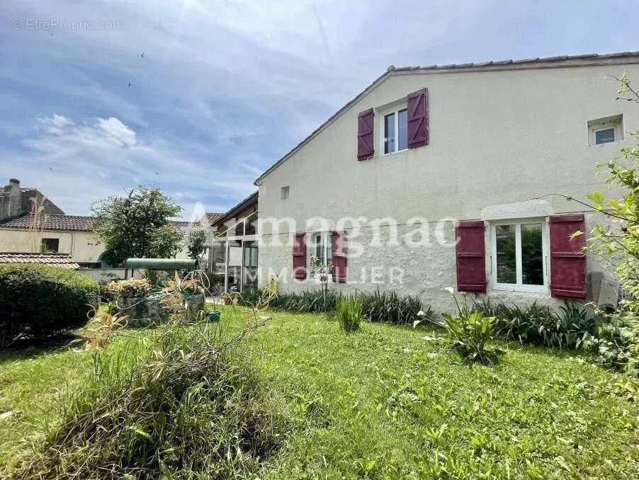 Maison à VALENCE-SUR-BAISE