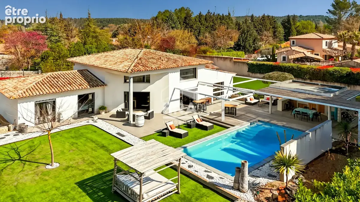 Maison 178m² à Calas - photo 9