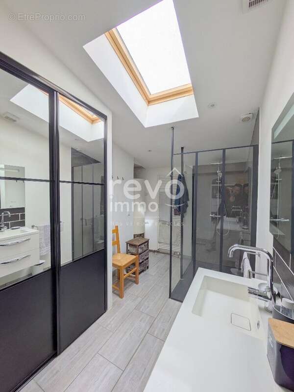 Maison à ROCHESERVIERE