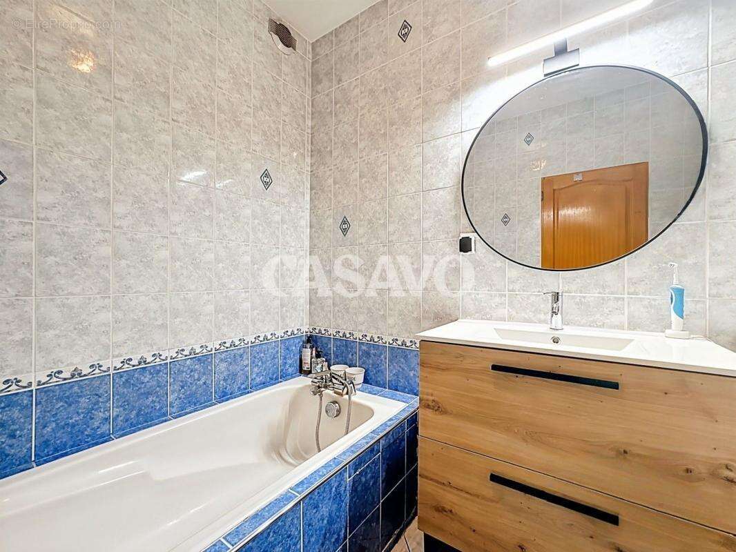 Appartement à DECINES-CHARPIEU