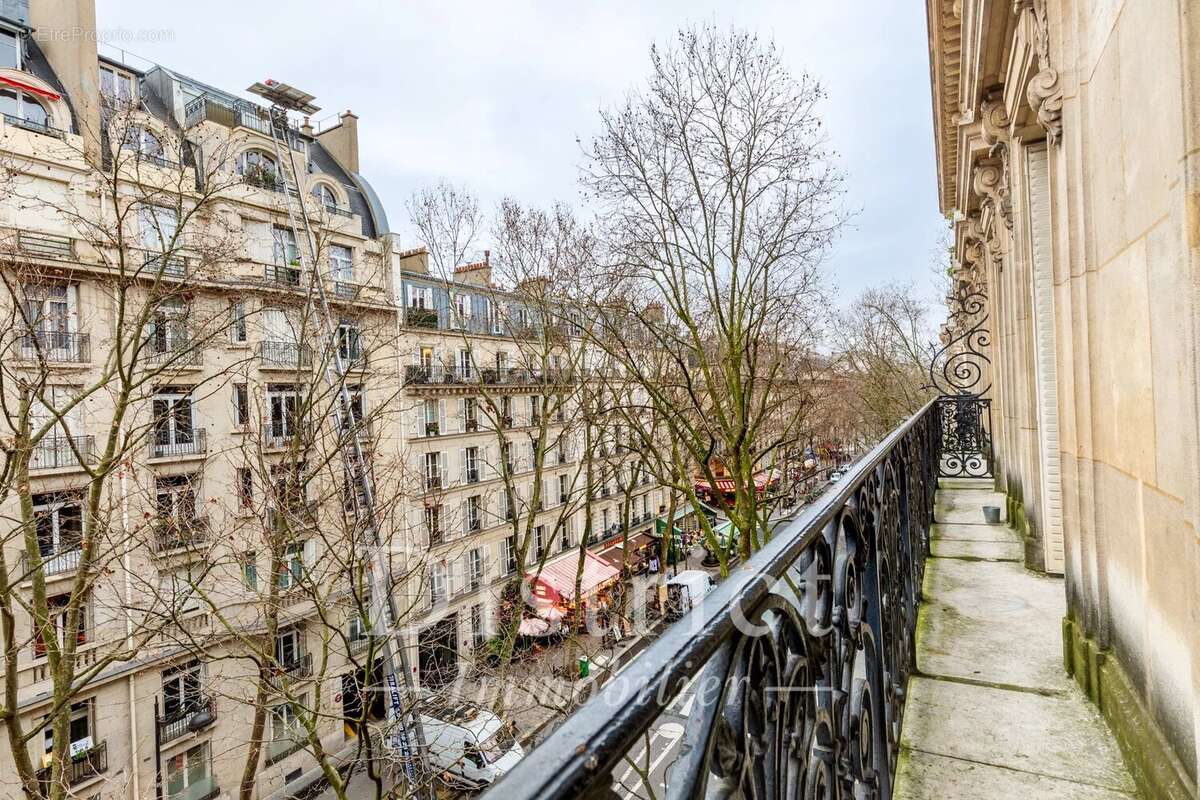 Appartement à PARIS-7E