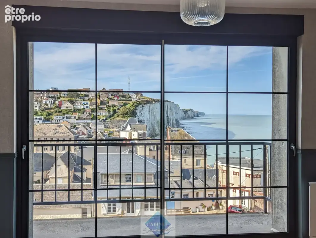 Magnifique villa offrant une vue imprenable sur la mer et les falaises - photo 2
