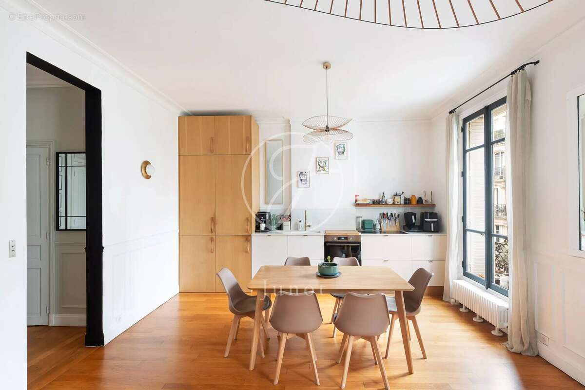 Appartement à PARIS-18E